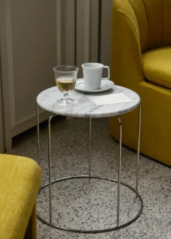 Wire Stool Marble Top VP11 af Verner Panton