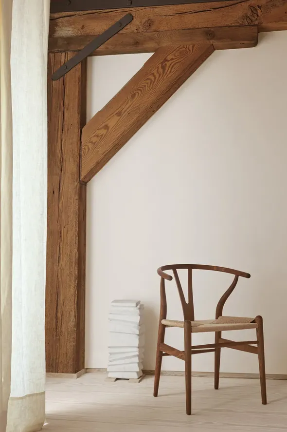 Y-stol CH24, Valnød olie af Hans J. Wegner