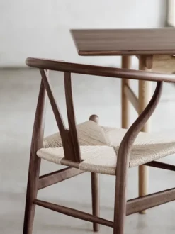 Y-stol CH24, Valnød olie af Hans J. Wegner
